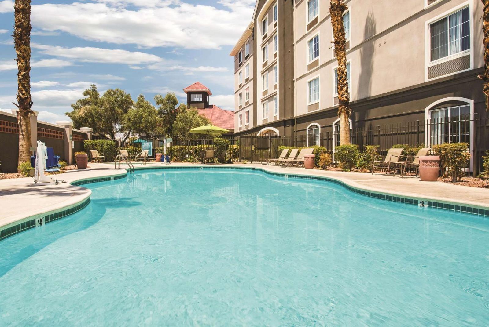 La Quinta Inn & Suites by Wyndham Las Vegas Summerlin Tech