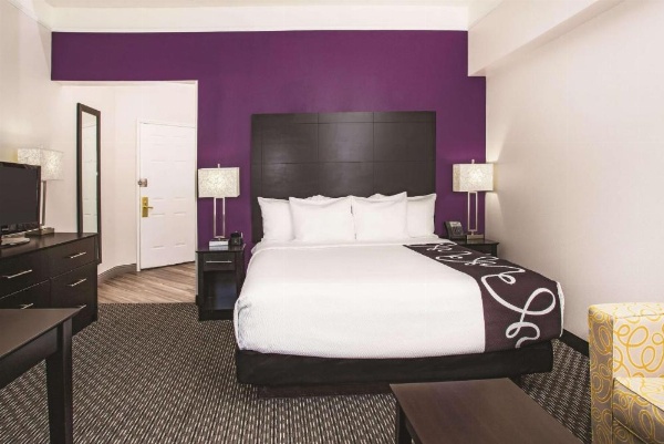 La Quinta Inn & Suites by Wyndham Las Vegas Summerlin Tech image 17