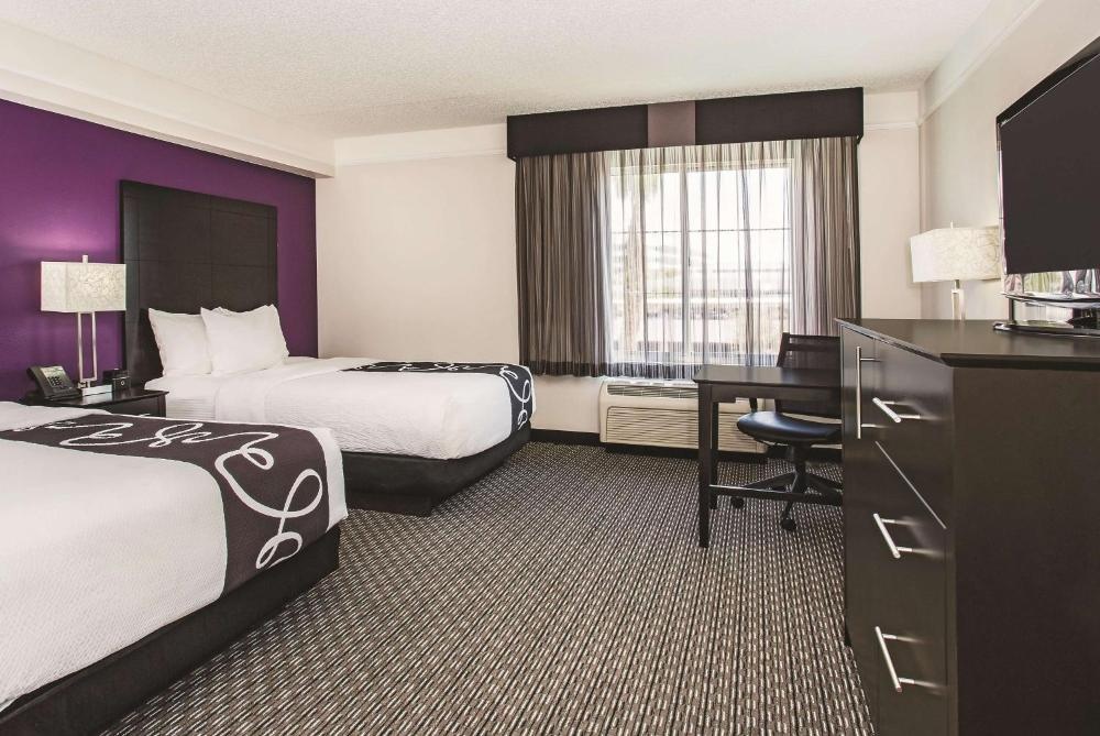 La Quinta Inn & Suites by Wyndham Las Vegas Summerlin Tech
